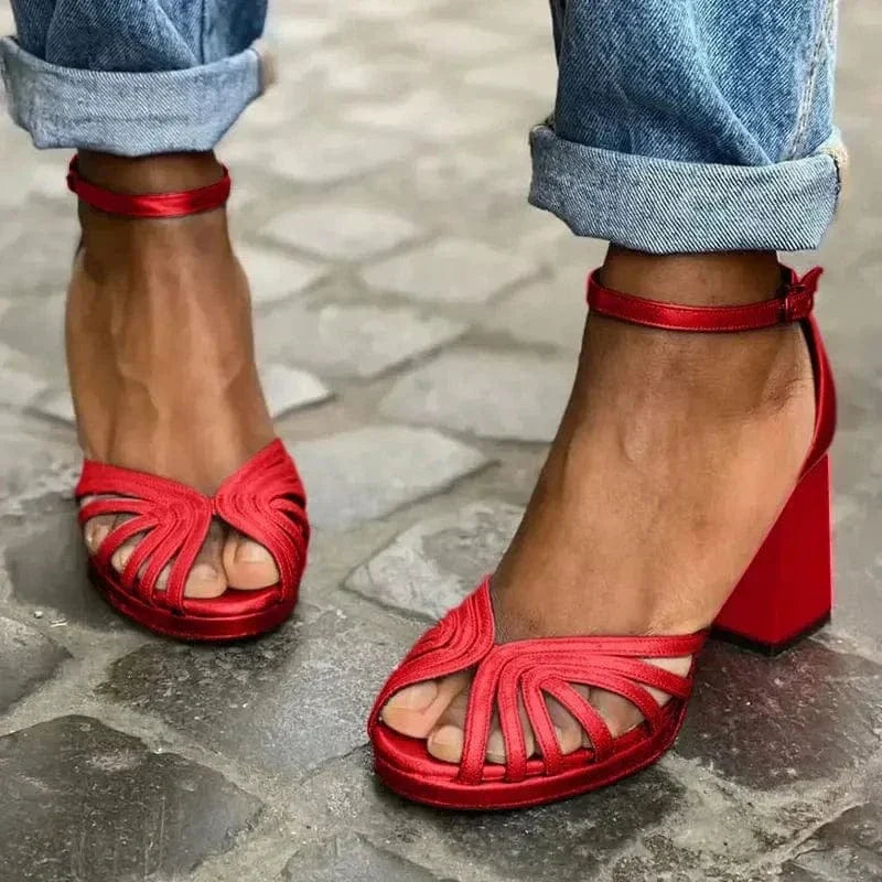 Milly | Classic Sandals with Ankle Strap and Open Toes