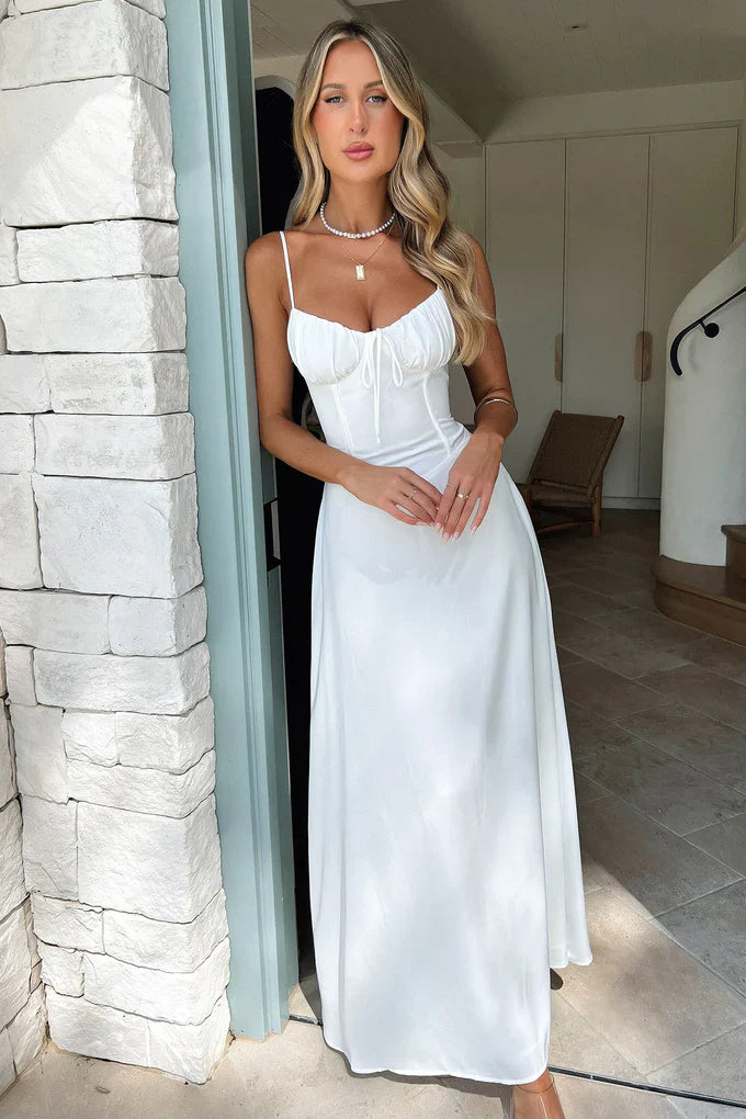 EVIAN | Flattering Summer Dress.