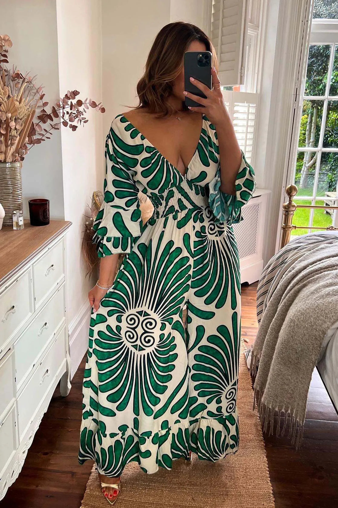 Donna | Maxi Dress - V-Neck - Long Flared Sleeves - Elastic Waist - Airy Fabrics