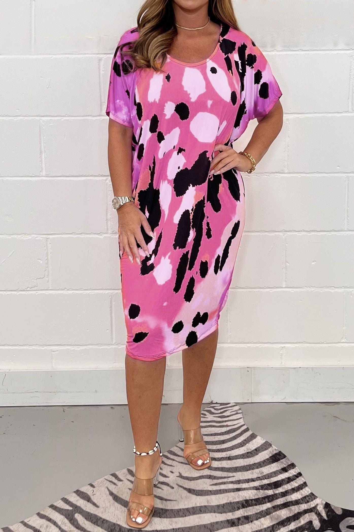 Julie | Vibrant Abstract Midi Dress – Relaxed, Flattering & Fun