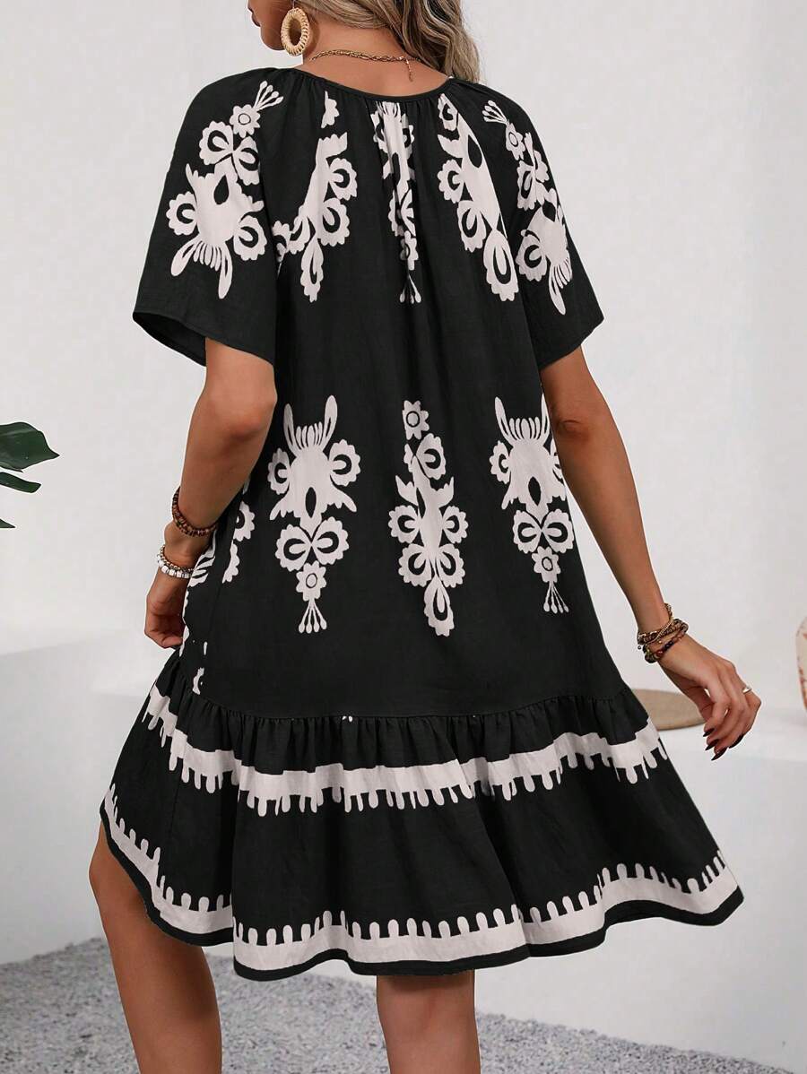 Kelly |  Round Neck Short Sleeve Knee Length Dress