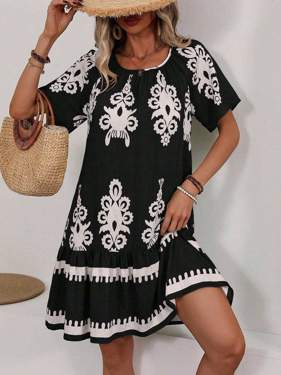 Kelly |  Round Neck Short Sleeve Knee Length Dress