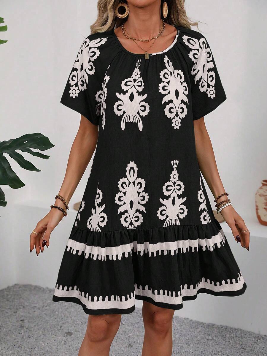 Kelly |  Round Neck Short Sleeve Knee Length Dress