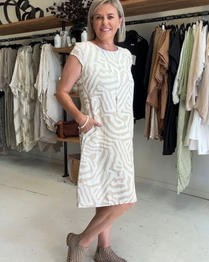 Nelia™ - Dress with Round Neck and Beautiful Print