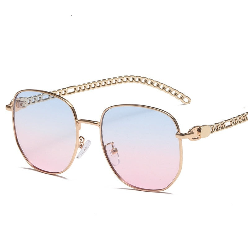Vespera – Sunglasses with Gold Chain Detail