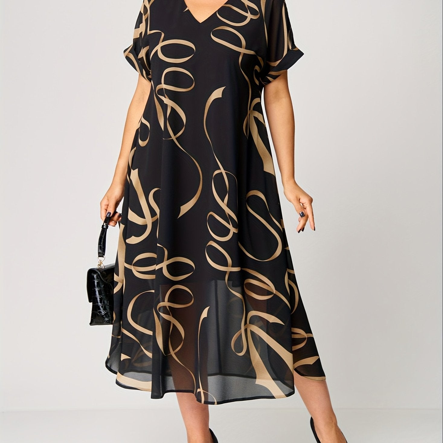 Hylma | Golden Leaf Print Short Sleeved Maxi Dress