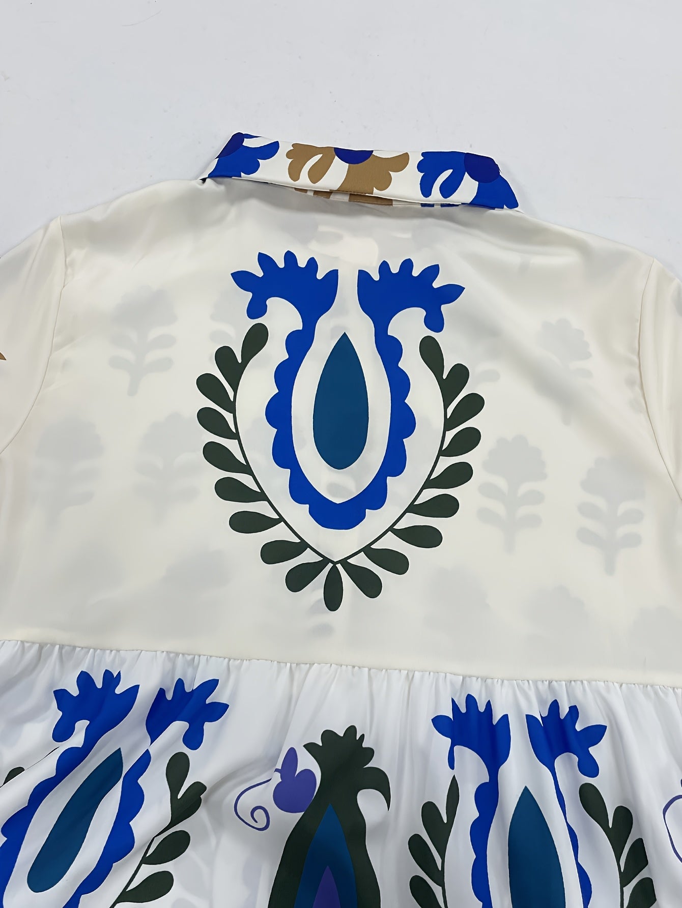 Isala  | Graphic Floral Print Maxi Dress