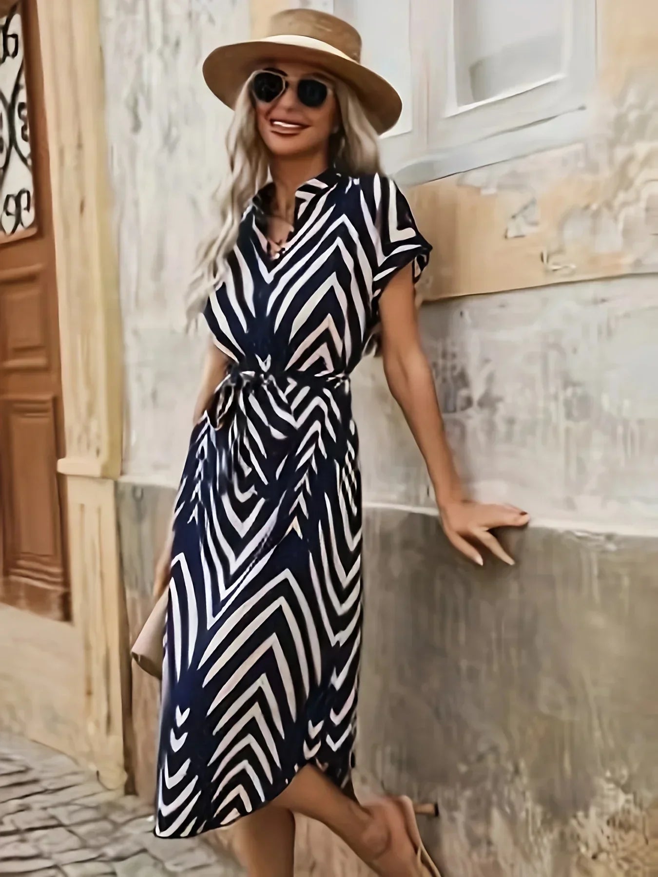 Elly | Geometric Wrap Dress – Stylish, Flattering & Confident
