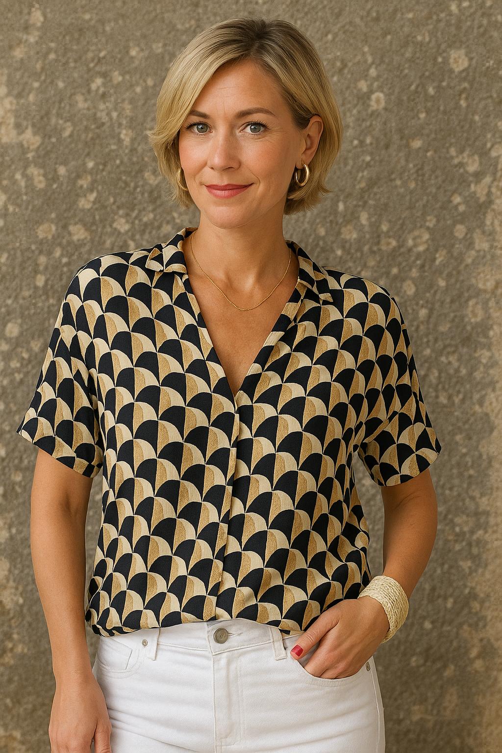 Amanda | Chic and Comfortable Top